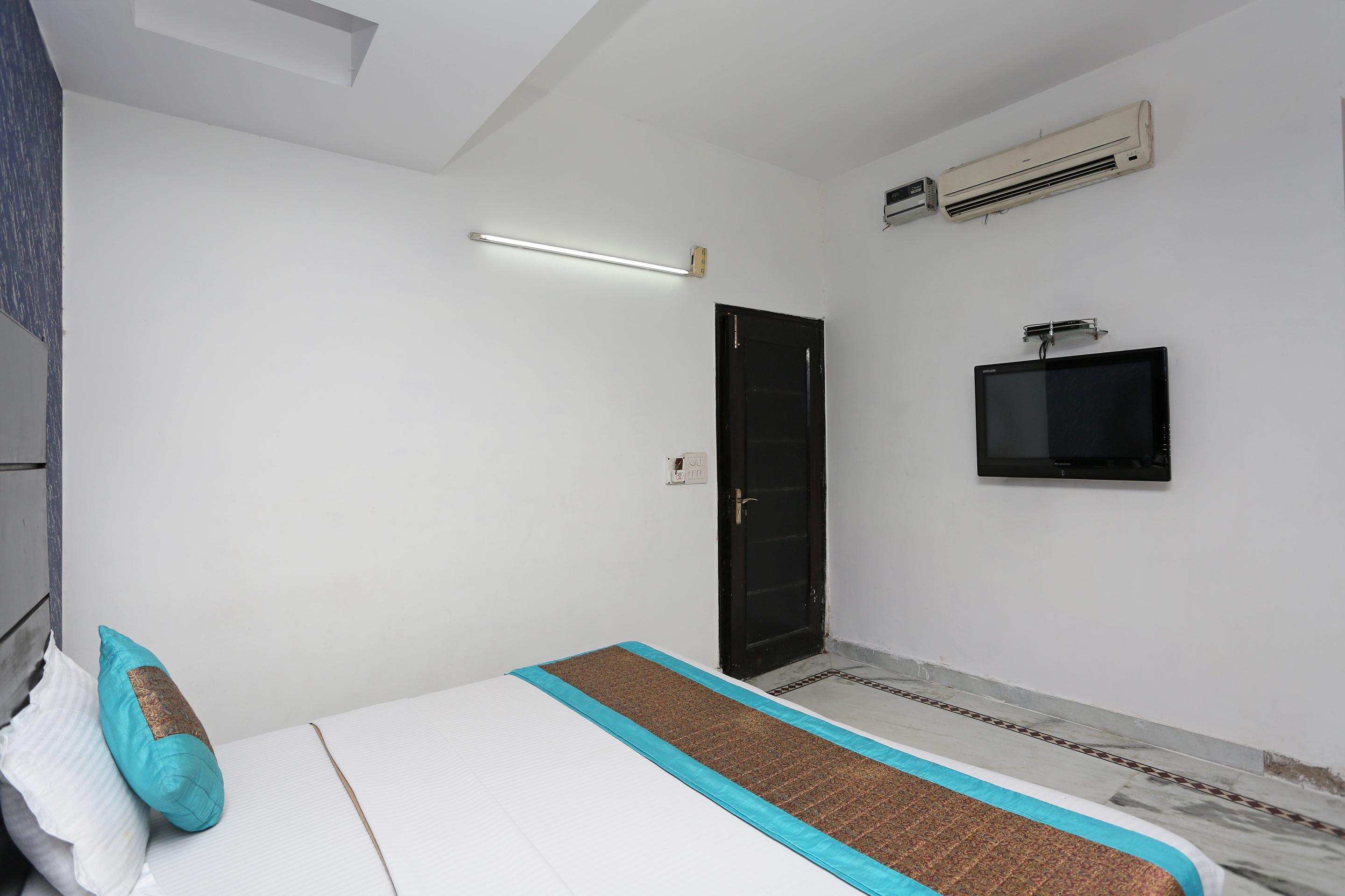 Oyo 337 Hotel Anand เดลี ภายนอก รูปภาพ